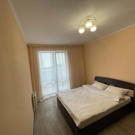 Apartment Voskresenska 18 , Парковые Озера Kiev Luaran gambar