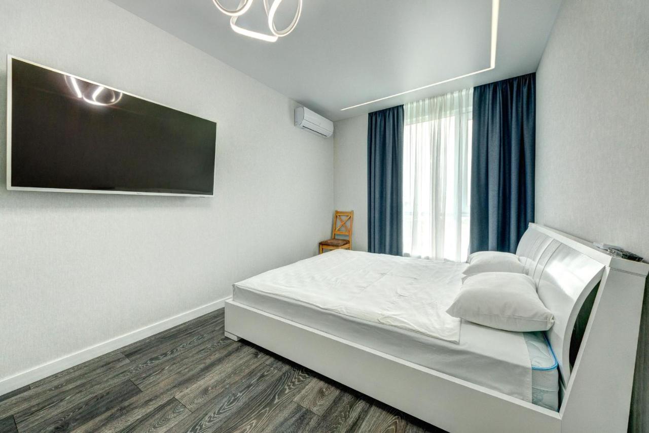 Apartment Voskresenska 18 , Парковые Озера Kiev Luaran gambar