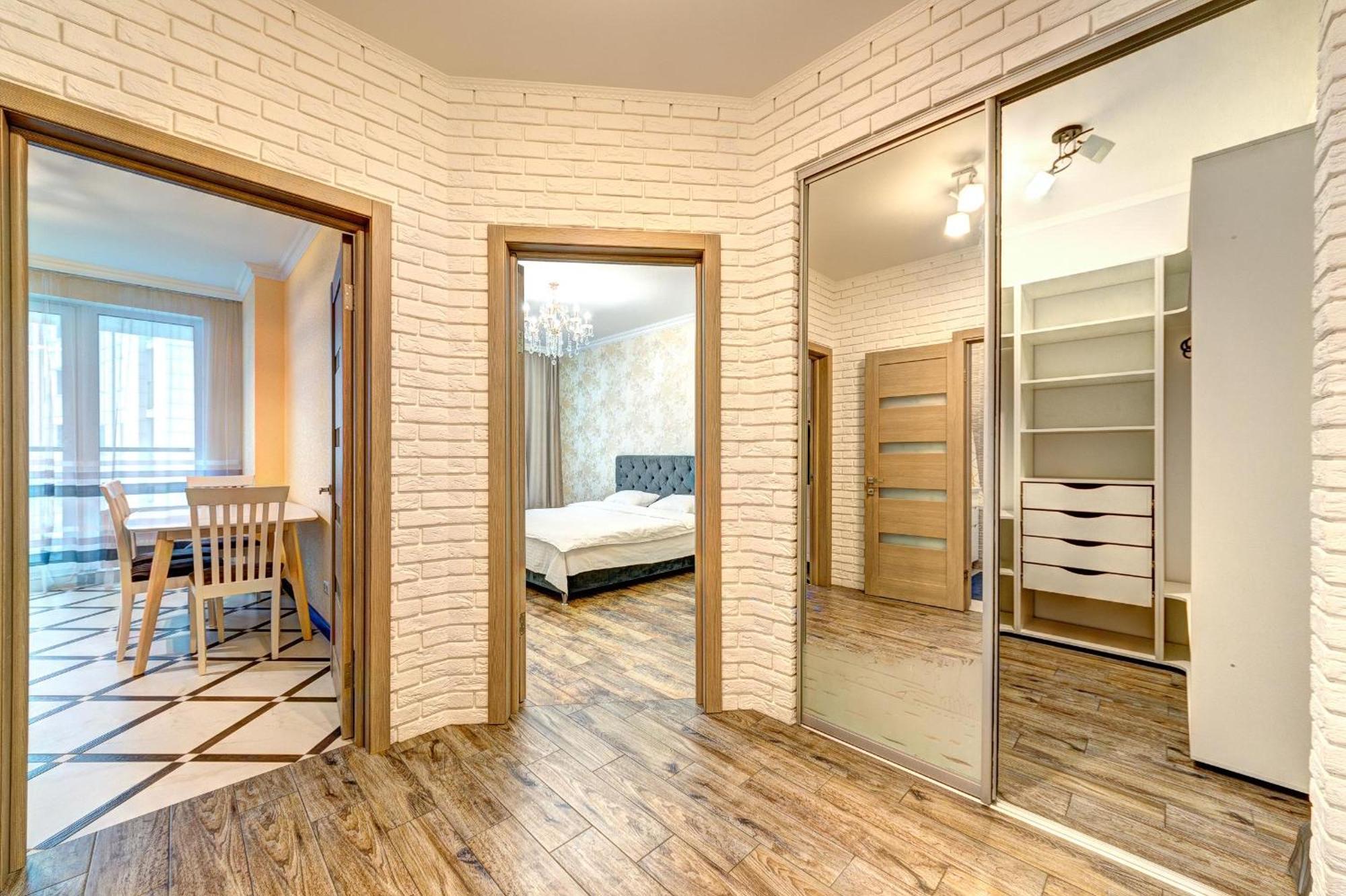 Apartment Voskresenska 18 , Парковые Озера Kiev Bilik gambar