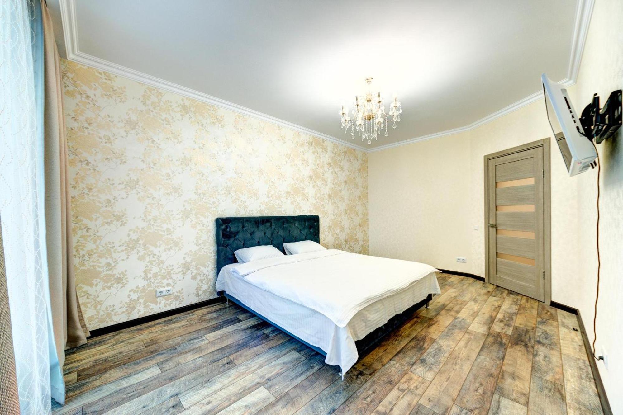 Apartment Voskresenska 18 , Парковые Озера Kiev Bilik gambar