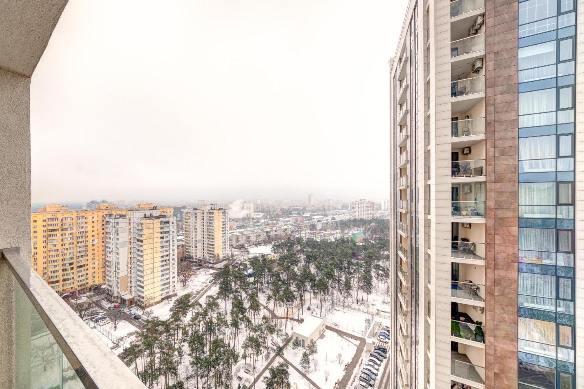 Apartment Voskresenska 18 , Парковые Озера Kiev Bilik gambar