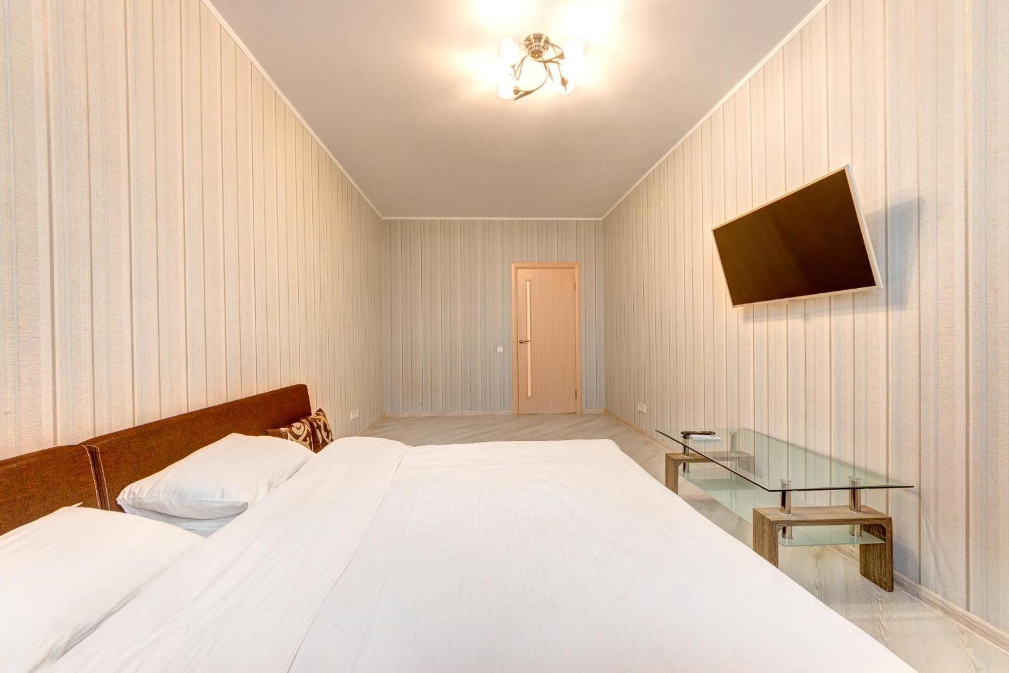 Apartment Voskresenska 18 , Парковые Озера Kiev Bilik gambar