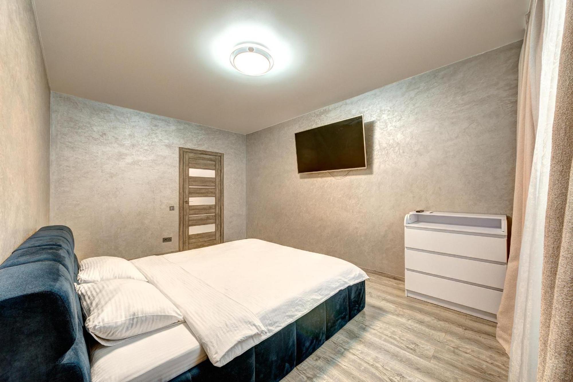 Apartment Voskresenska 18 , Парковые Озера Kiev Bilik gambar