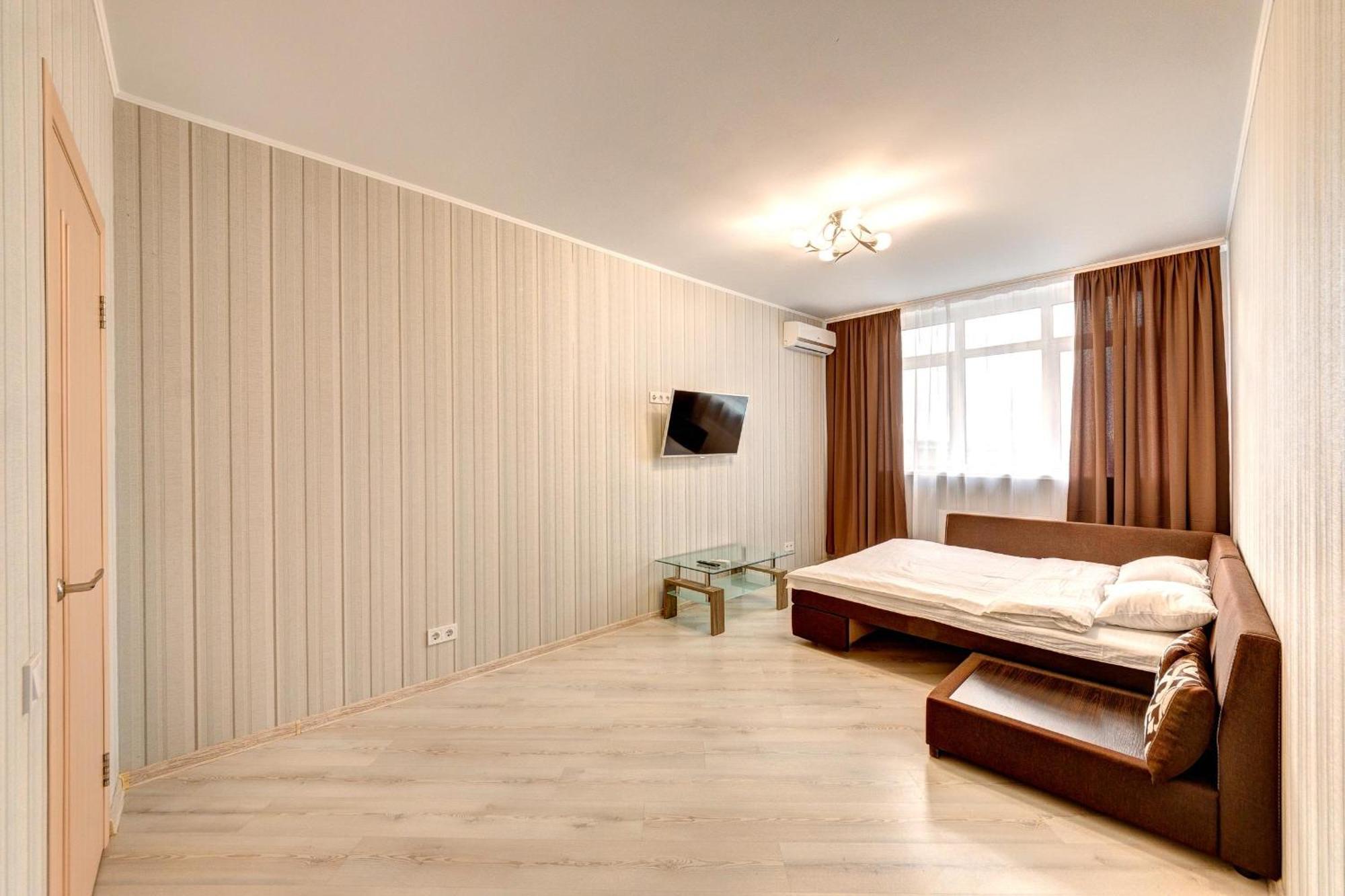 Apartment Voskresenska 18 , Парковые Озера Kiev Bilik gambar