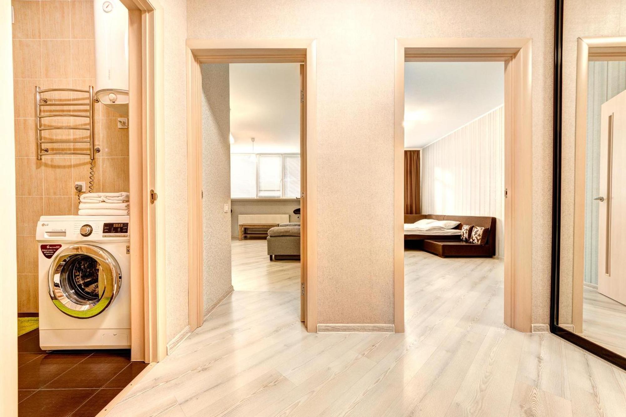 Apartment Voskresenska 18 , Парковые Озера Kiev Bilik gambar