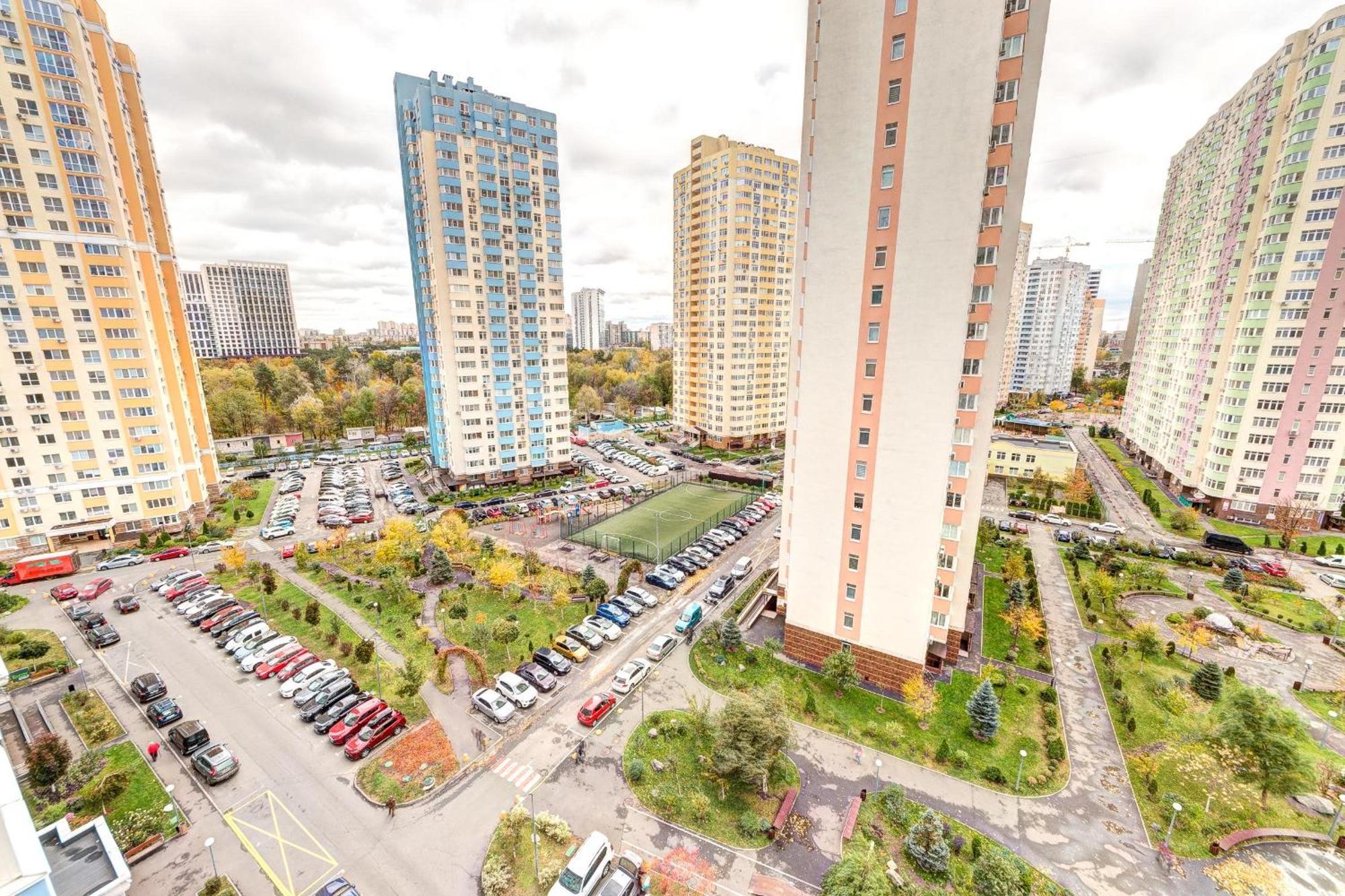 Apartment Voskresenska 18 , Парковые Озера Kiev Bilik gambar