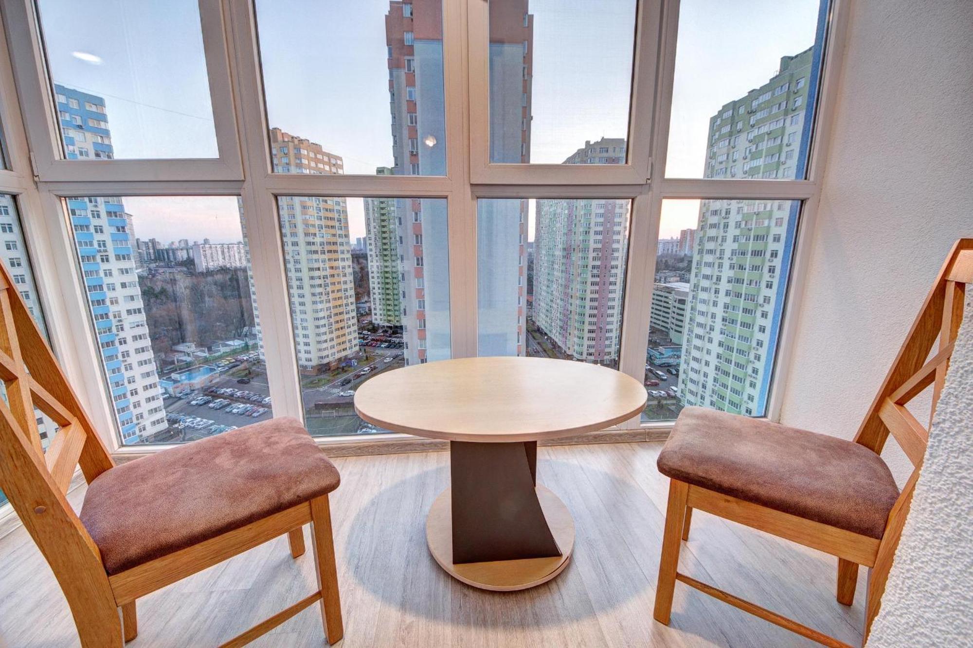 Apartment Voskresenska 18 , Парковые Озера Kiev Bilik gambar