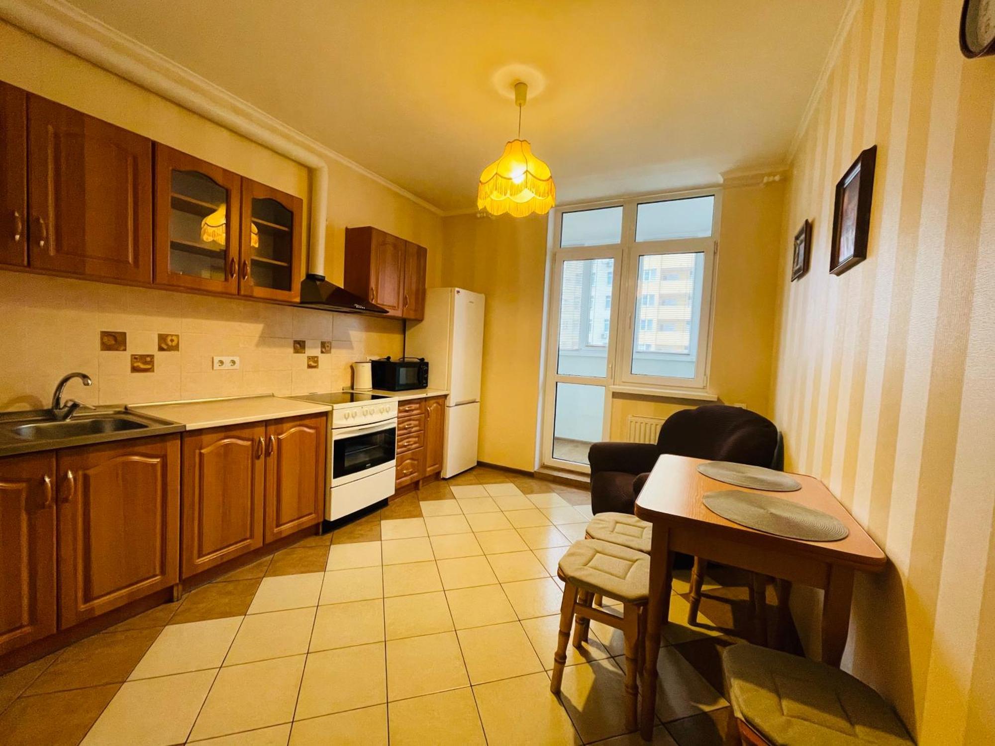 Apartment Voskresenska 18 , Парковые Озера Kiev Bilik gambar