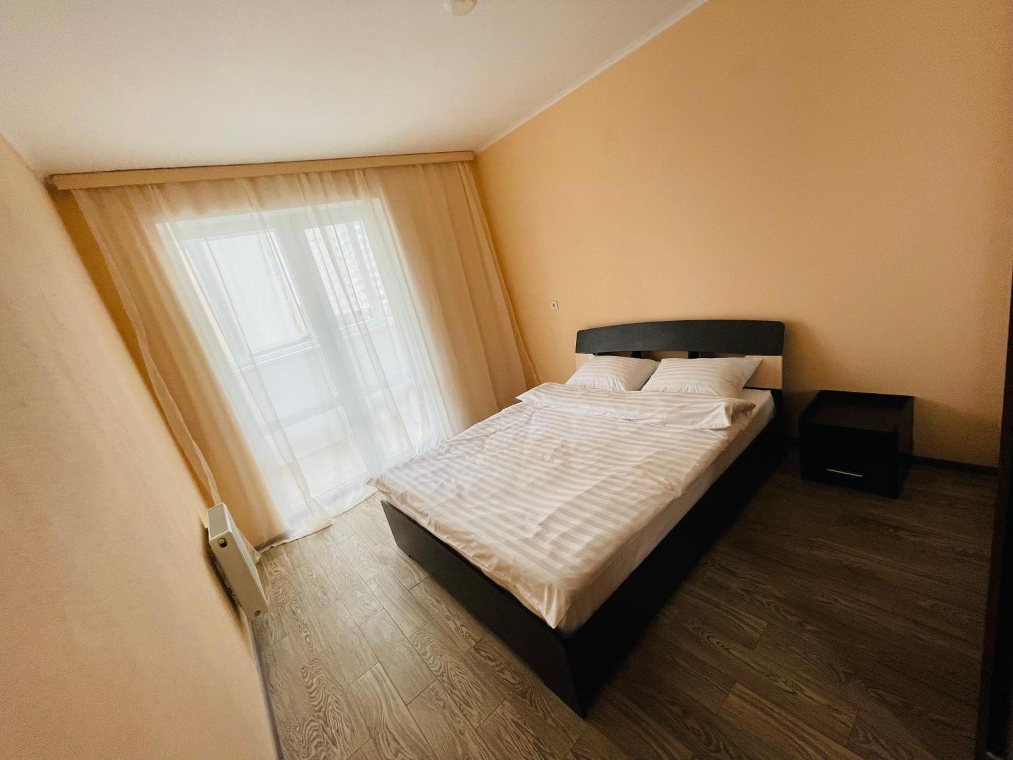 Apartment Voskresenska 18 , Парковые Озера Kiev Bilik gambar