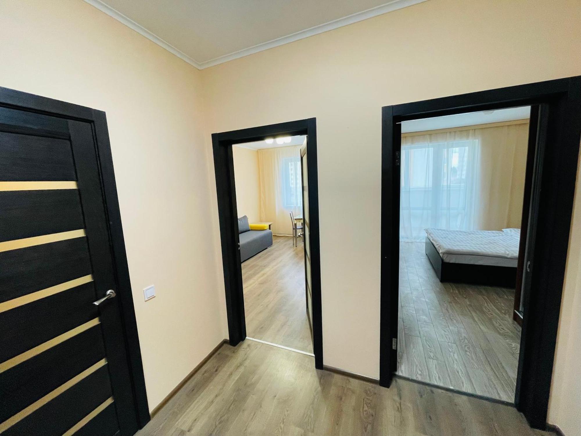 Apartment Voskresenska 18 , Парковые Озера Kiev Bilik gambar