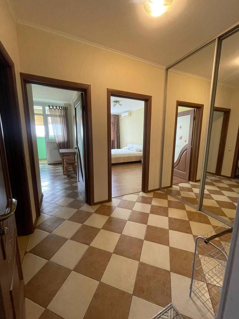 Apartment Voskresenska 18 , Парковые Озера Kiev Luaran gambar
